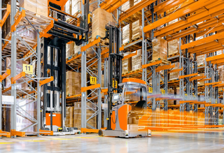 Veiculos automatizados AGVs